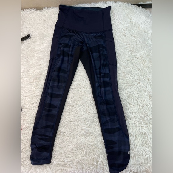 Lululemon Seek The Heat Crop Size 2 Inseam 23” - Picture 3 of 14